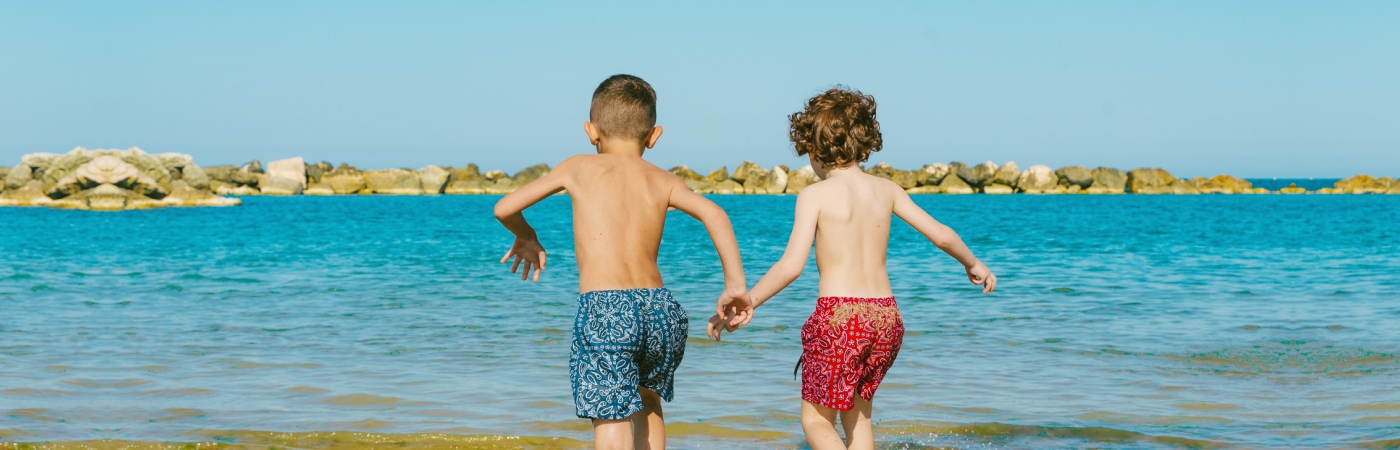 Plage équipée avec des animations pour les enfants à Viserbella